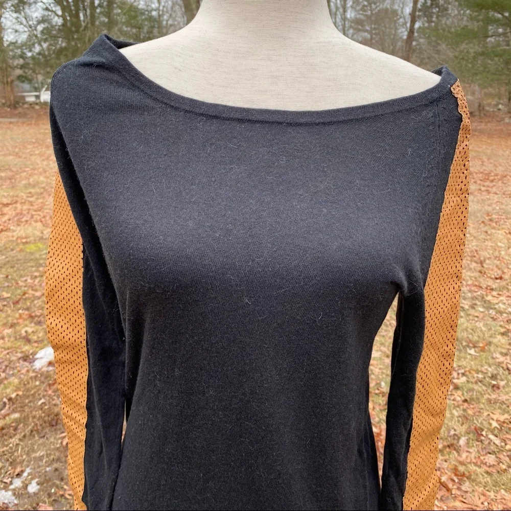 NEIMAN MARCUS SWEATER BOAT NECK BLACK TAN LEATHER SLEEVES Size S
